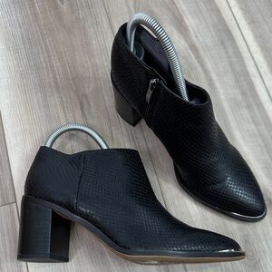 Franco Sarto pebbled leather Brooks ankle heeled boots size 7